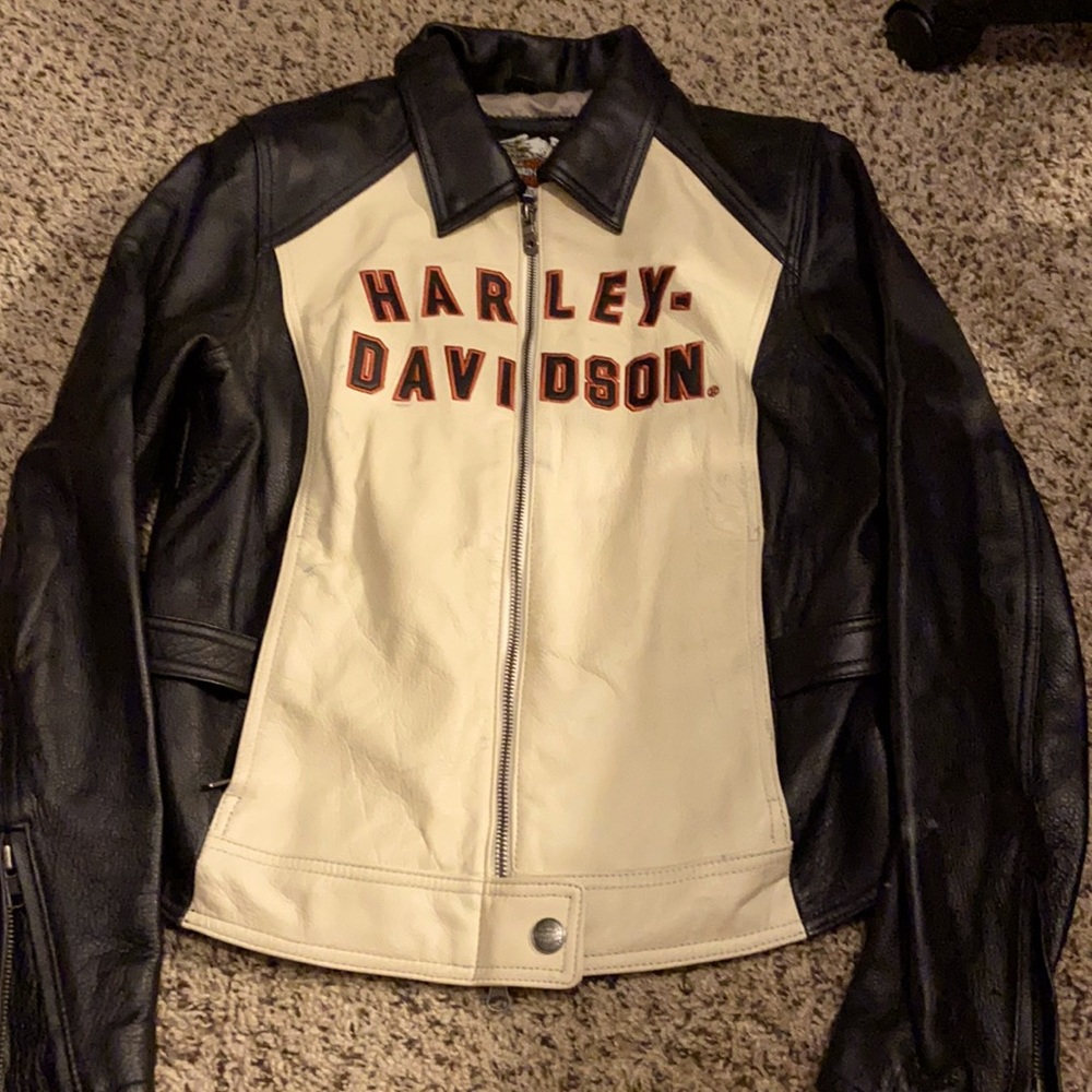 B&W Harley Davidson Women’s Leather Jacket